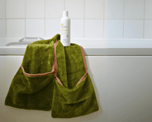 Load image into Gallery viewer, Henry Wag Refresh Glove Towel