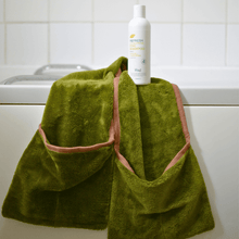 Load image into Gallery viewer, Henry Wag Refresh Glove Towel