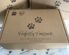 Load image into Gallery viewer, Pawsome Munch Treat Box
