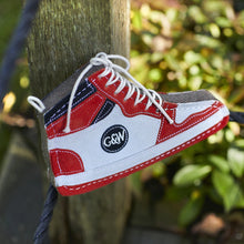 Load image into Gallery viewer, Gordon Hi-Top, Eco Dog Toy